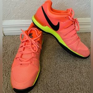 Nike Vapor 9.5 Tour Court Shoe size 8 (women’s)